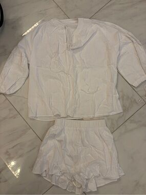 Amazon White Two-Piece Cotton Lounge Set